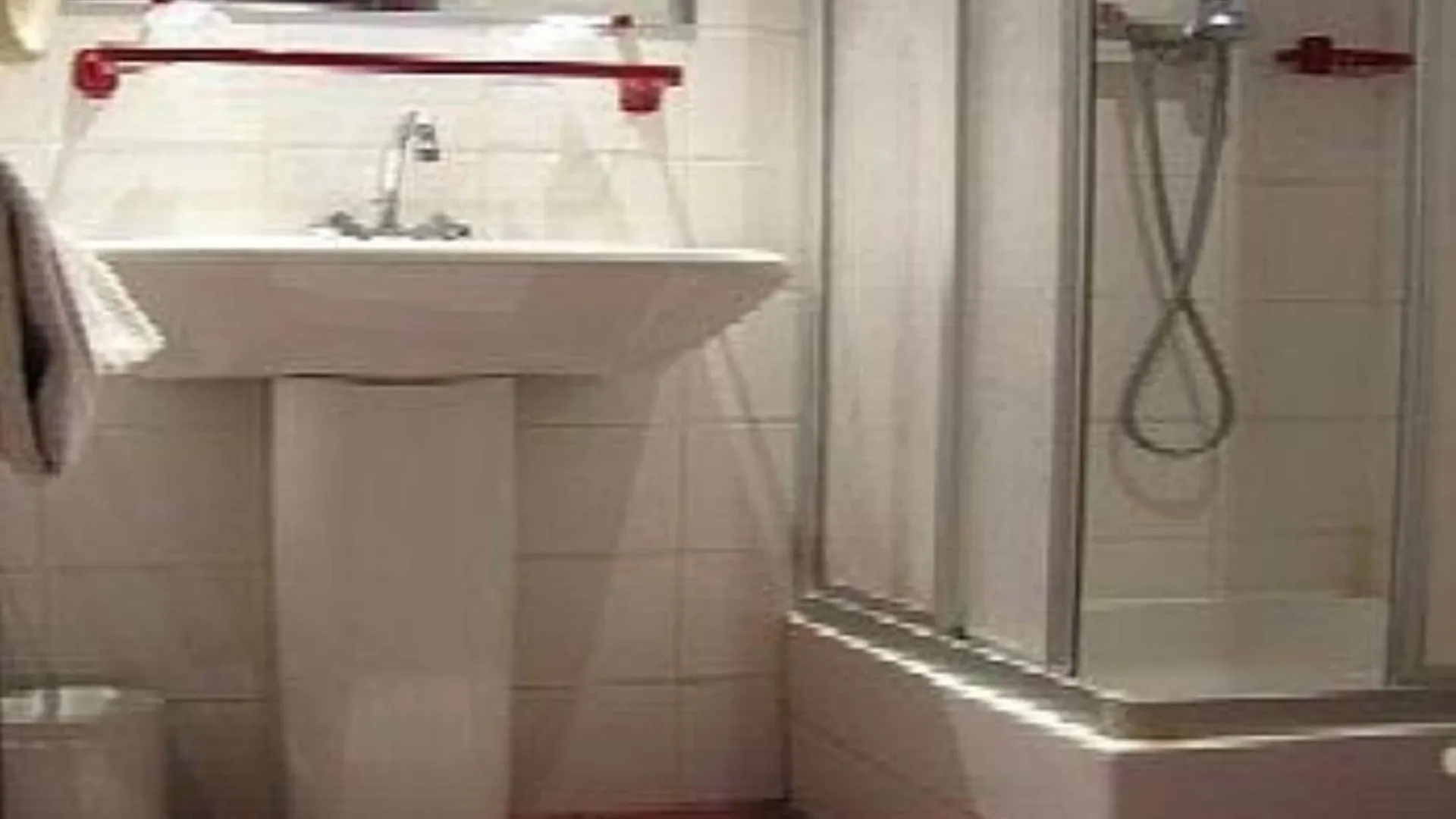 **  Hotel Aladin Paris France